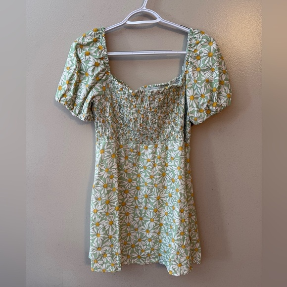 Zara Womens Linen Blend Babydoll Smocked Mini Daisy‎ Floral Dress Large Green - Picture 1 of 8